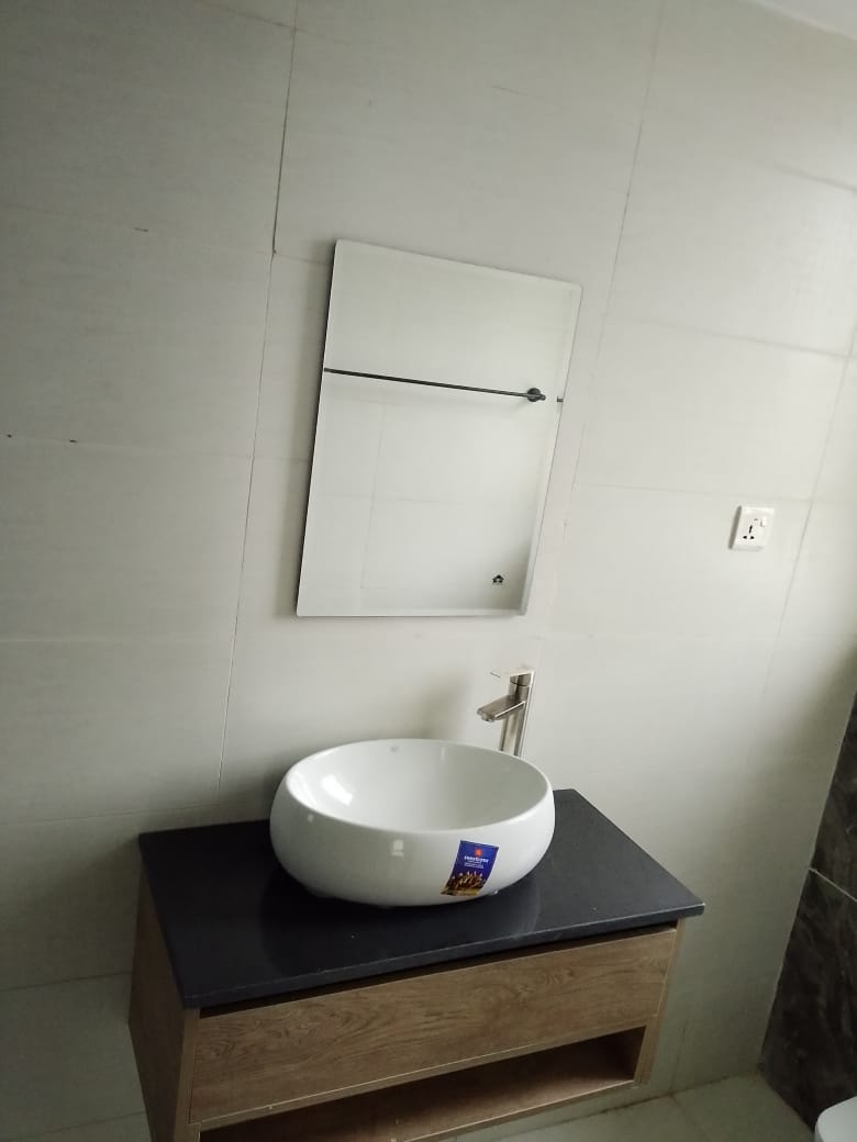 A Serviced 2 Bedroom Flat