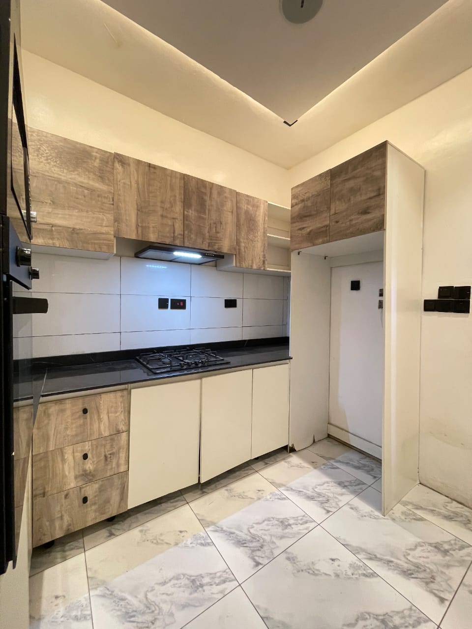 2 Bedroom Block of Flat in Showdrop Apartments.