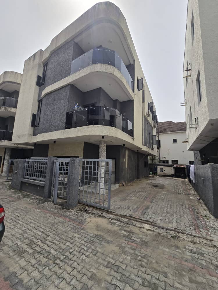 5 Bedroom Duplex for SALE: