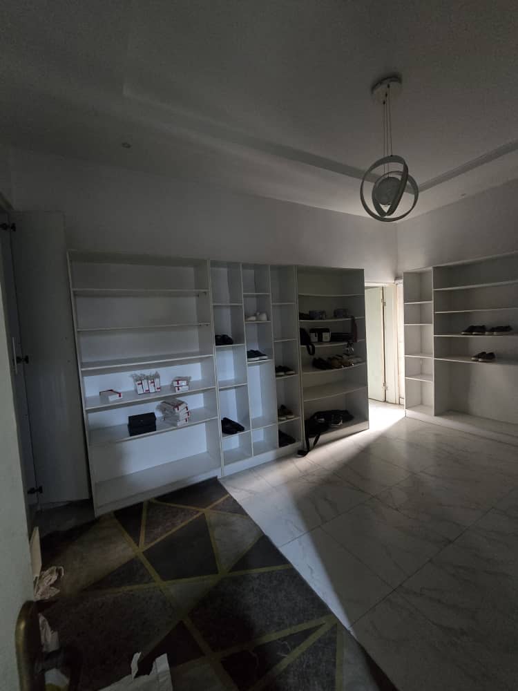 5 Bedroom Duplex for SALE: