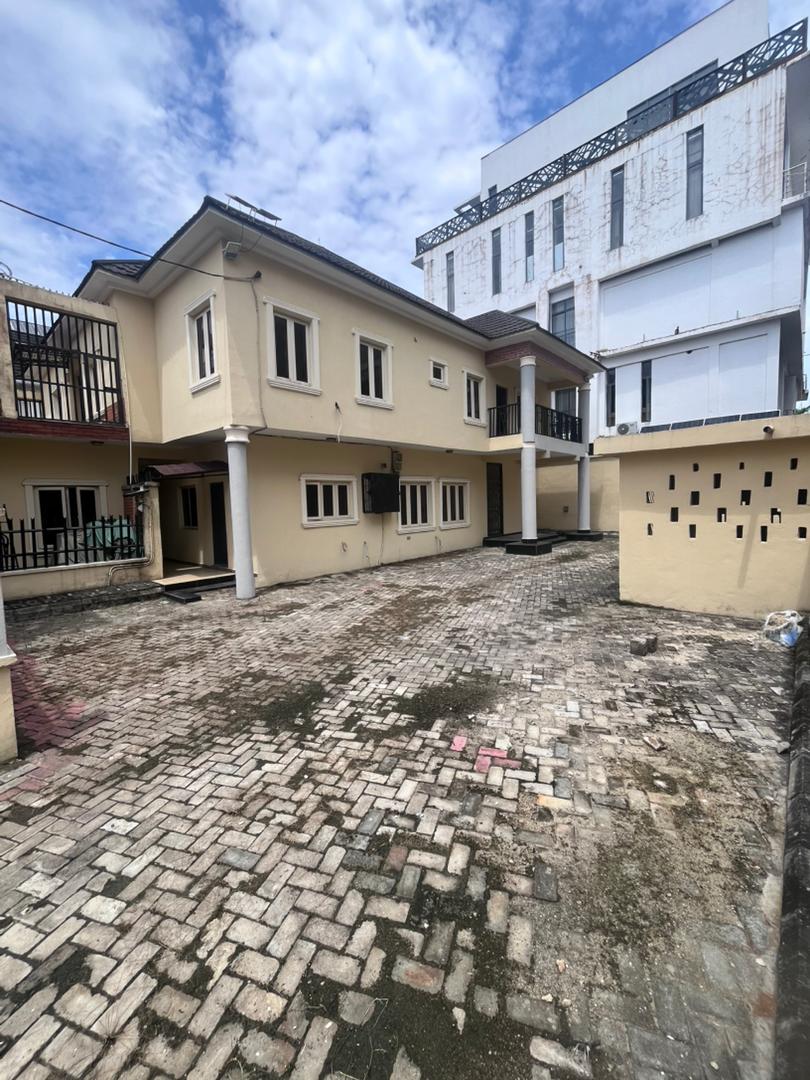 5 Bedroom Detached Duplex for SALE: