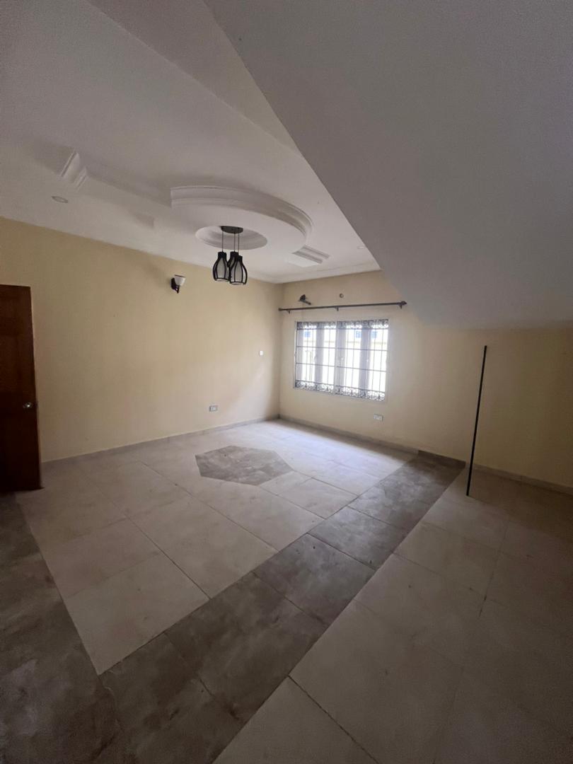 5 Bedroom Detached Duplex for SALE: