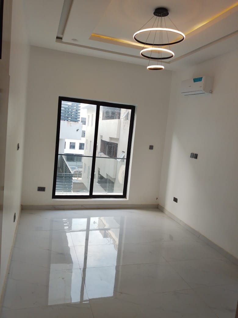 2 Bedroom Flat for SALE: