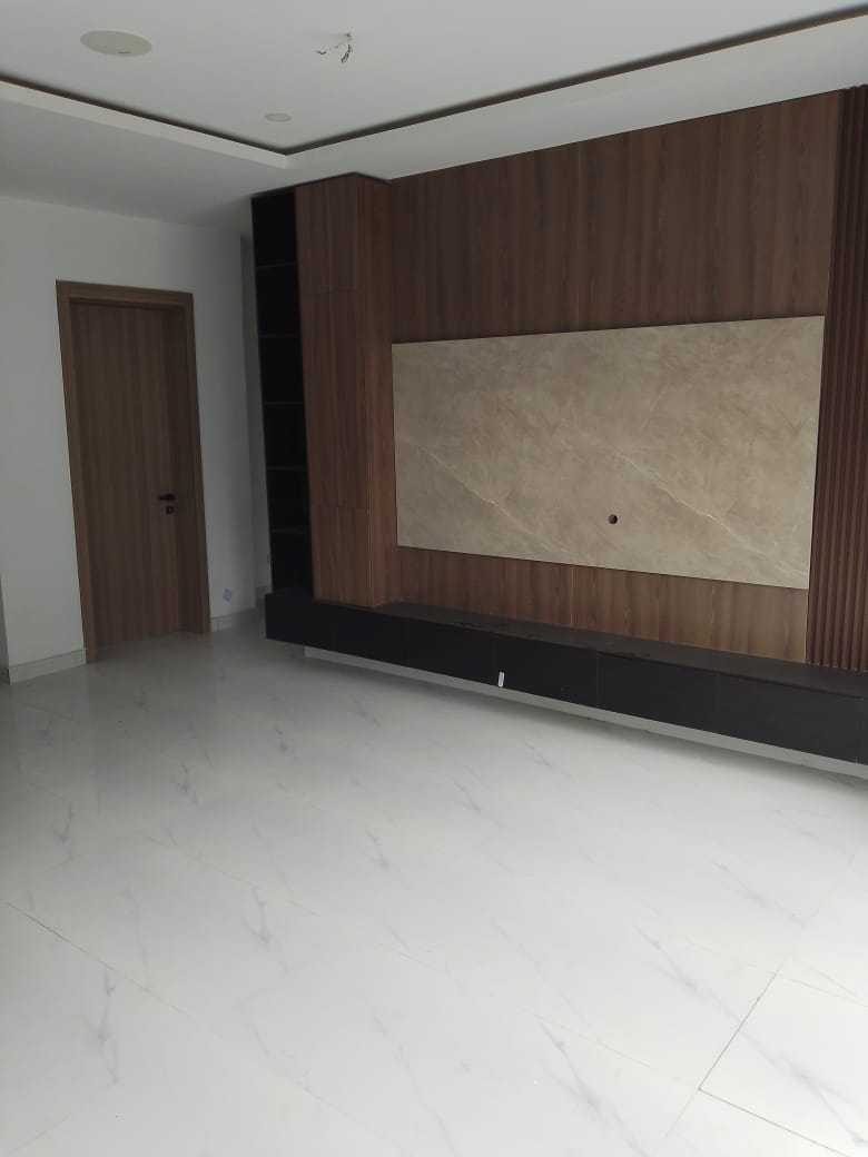 3 Bedroom Flat for SALE: