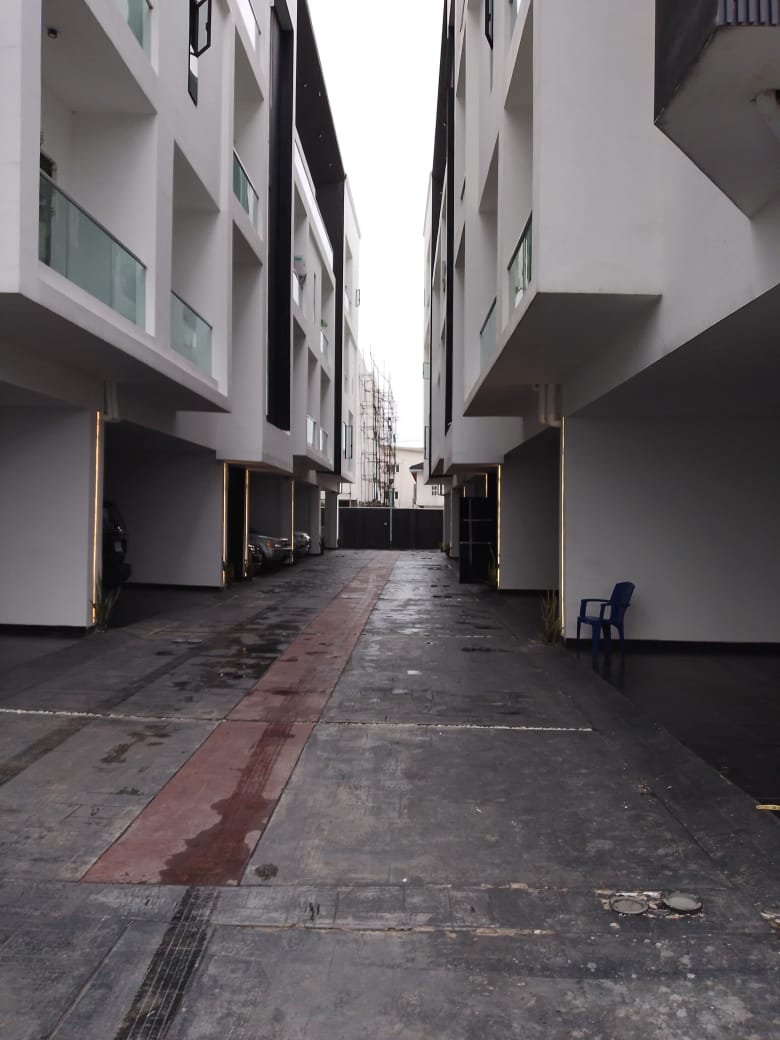 4 Bedroom Flat for SALE: