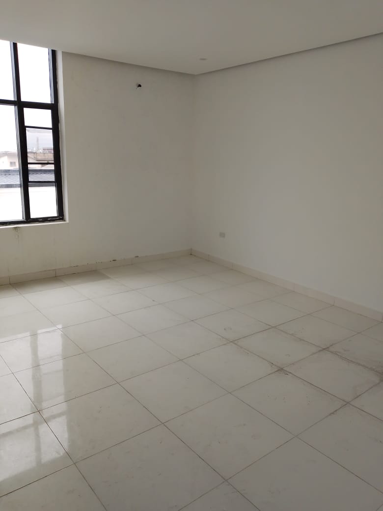 4 Bedroom Flat for SALE: