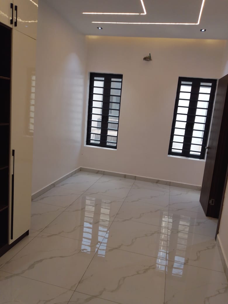 2 Bedroom Flat at Brownstone Estate for SALE: