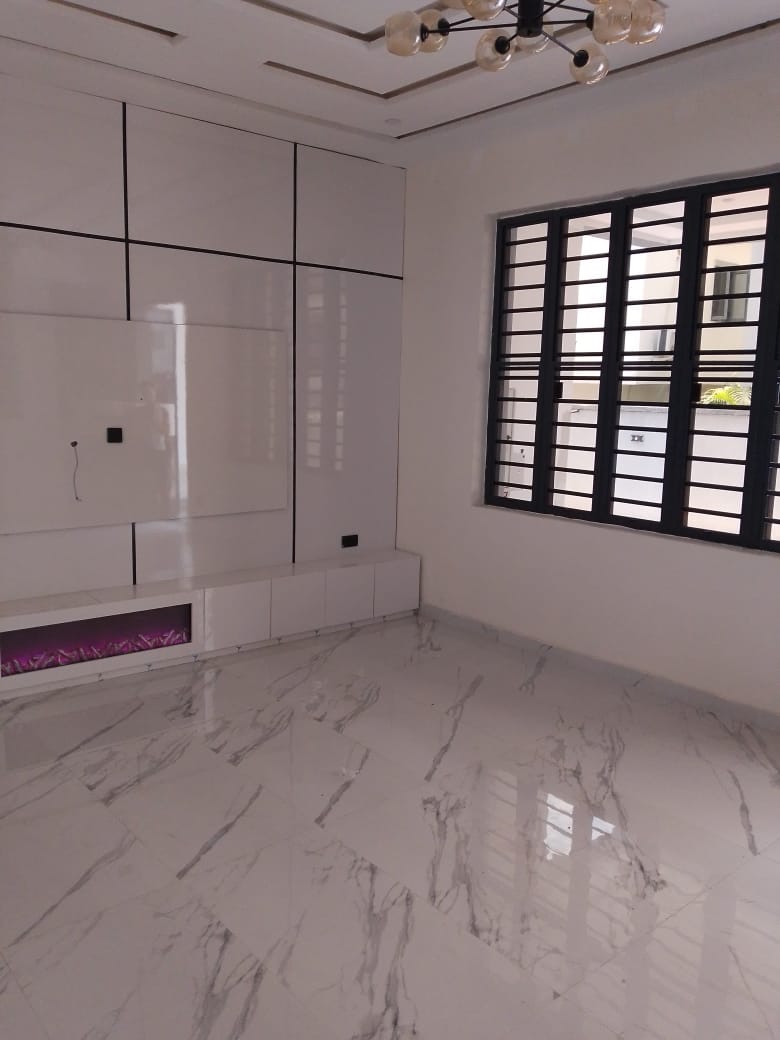 4 Bedroom Terrance Duplex in Brownstone Estate for SALE: