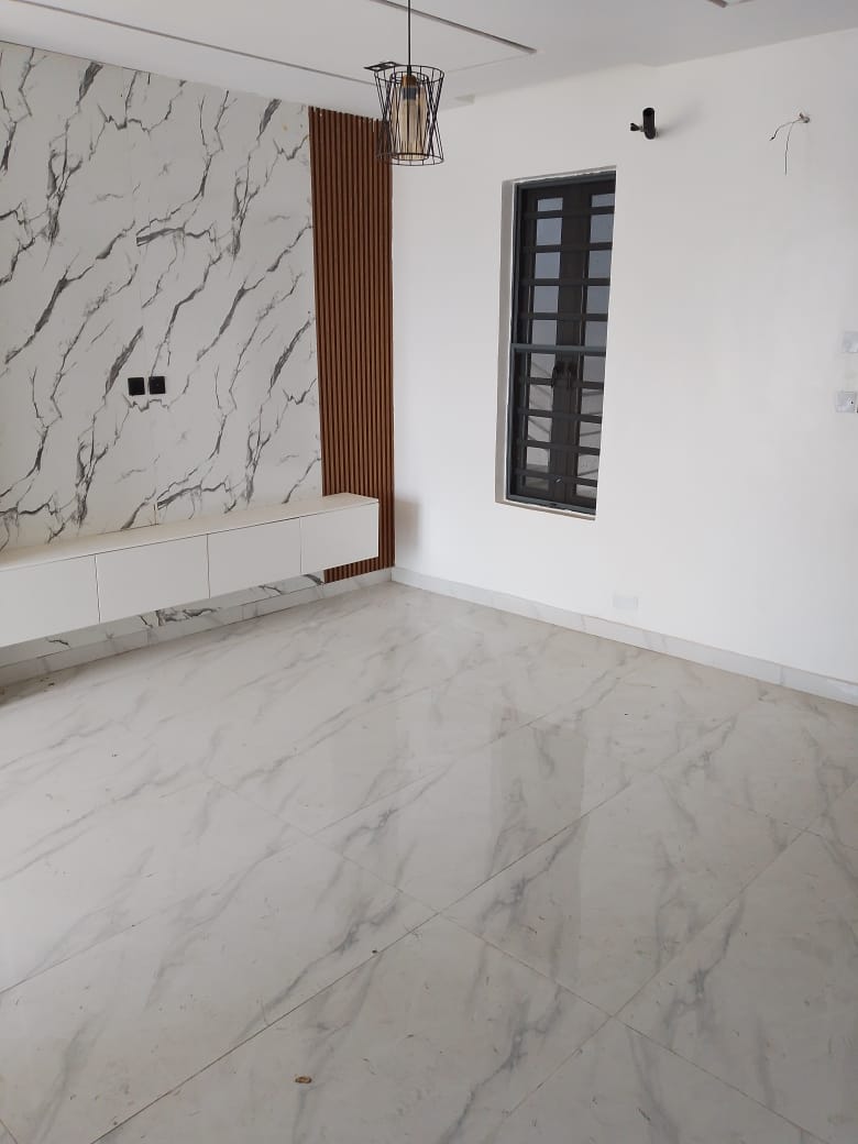 2 Bedroom Flat at Brownstone Estate for SALE: