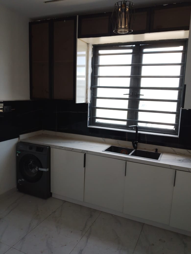 2 Bedroom Flat at Brownstone Estate for SALE: