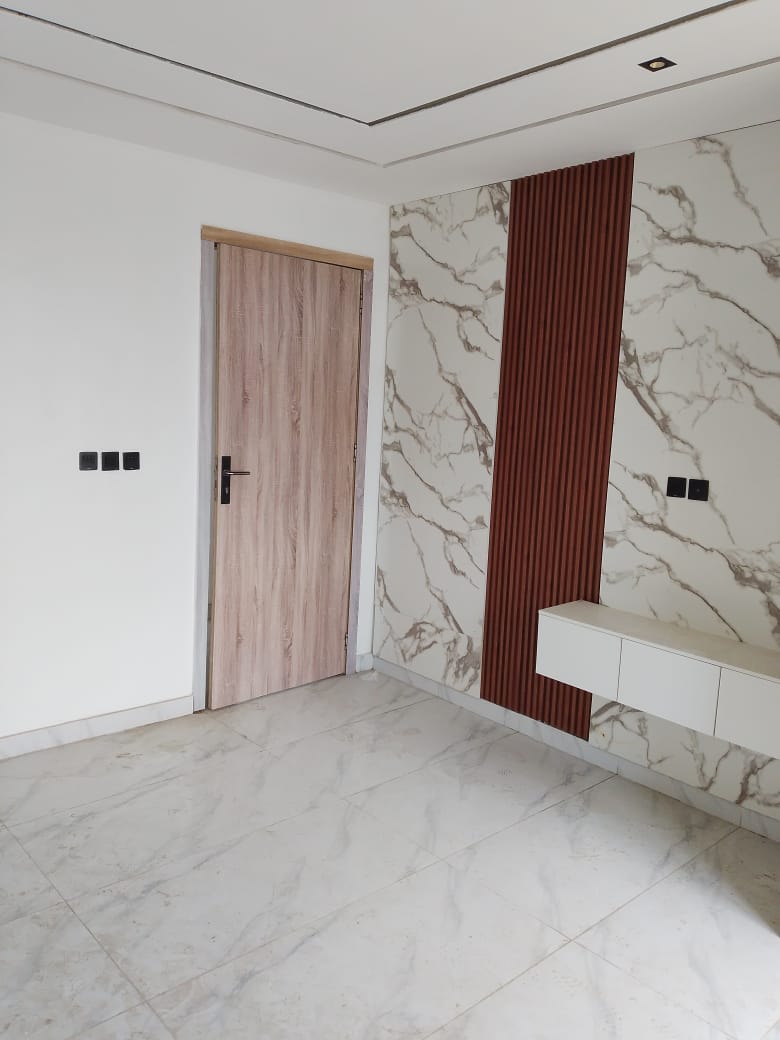 2 Bedroom Flat at Brownstone Estate for SALE: