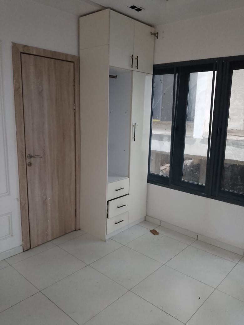 3 Bedroom Flat for SALE: