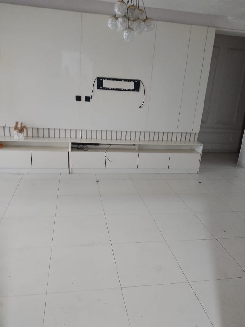 3 Bedroom Flat for SALE: